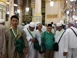 April 2018 UMROH REGULER 04 April 2018 3 whatsapp_image_2018_04_04_at_1_47_23_pm