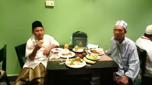 April 2018 UMROH REGULER 25 APRIL 2018 7 whatsapp_image_2018_04_26_at_11_42_31_pm