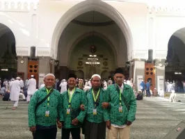 Mei 2018 UMROH REGULER 05 MEI 2018 7 whatsapp_image_2018_05_07_at_1_36_02_pm