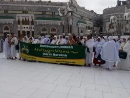 Desember 2018 Umroh Barokah 4 Desember 2018 bintang 3  5 whatsapp_image_2018_12_05_at_12_35_39