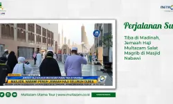 Tiba di Madinah Jemaah Haji Multazam Salat Magrib di Masjid Nabawi